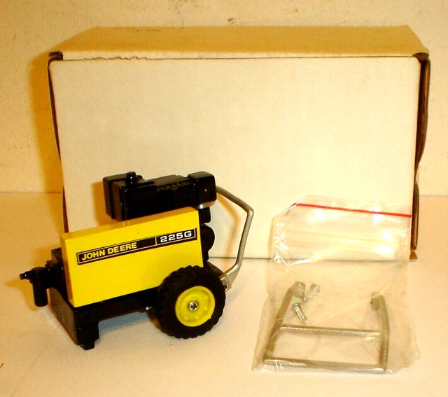 VINTAGE 80S SPECCAST John Deere 225G Diecast Power Washer 008