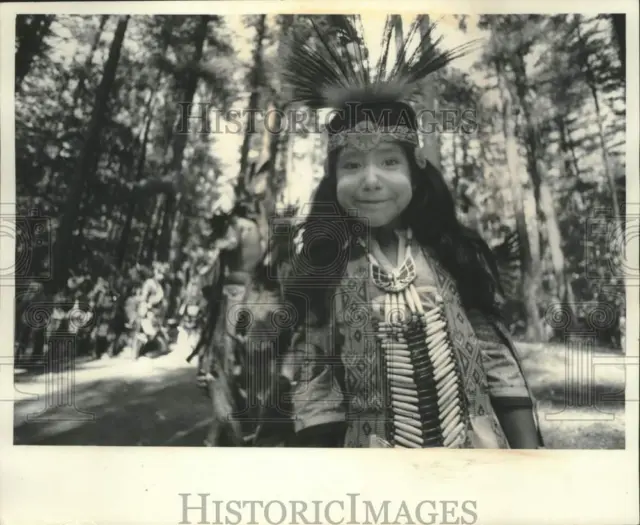 1977 Press Photo Lonny Delorme, a Cree Indian at Land of Menominee Powwow