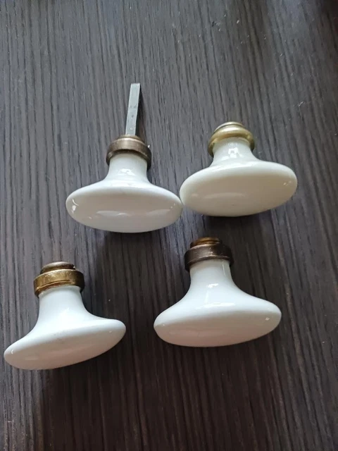 LOT de 4 anciennes Poignées porte en porcelaine blanche  Rétro. carré 6
