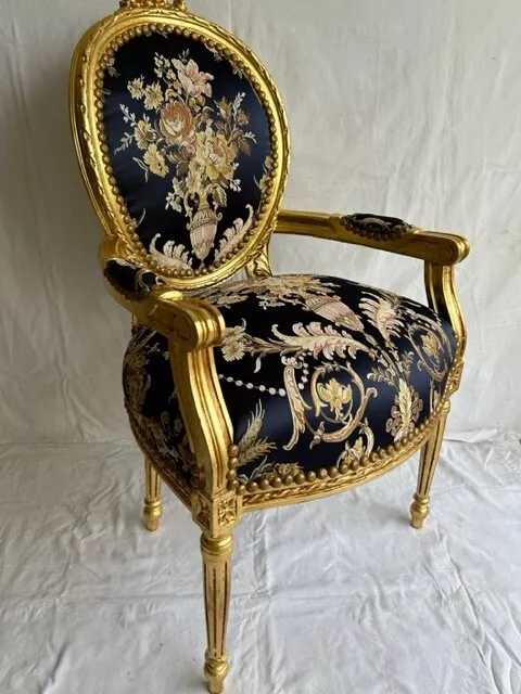 Fauteuil de style Louis XVI bleu nuit bois doré