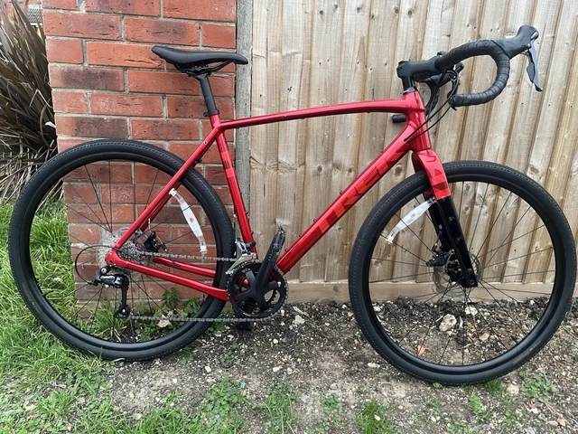 2025 TREK CHECKPOINT ALR3 Large Gravel Bike Great Condition Carbon