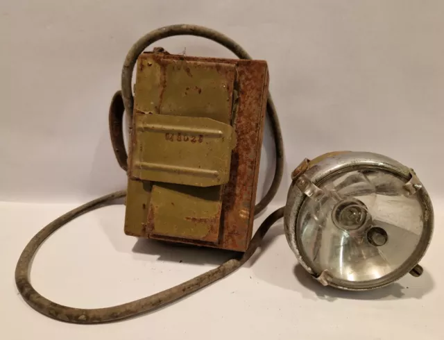 E11Alte Leuchte Licht Taschenlampe Bund Bundeswehr Militär WK Handlampe Strahler