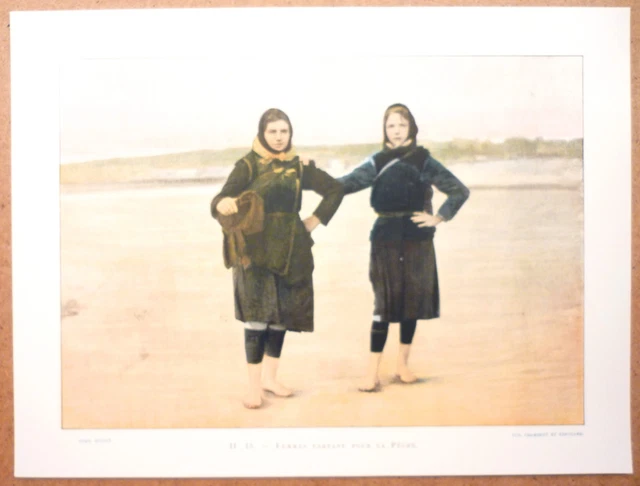 WOMEN STARTING FOR FISHING IN BOULOGNE-SUR-MER - Photochromy late 19th Engraving