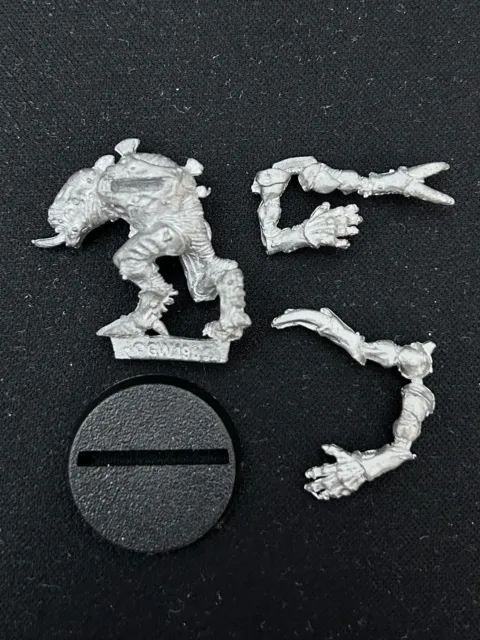 Genestealer Purestrain metal Warhammer 40K Space Hulk OOP unpainted 450202 prime