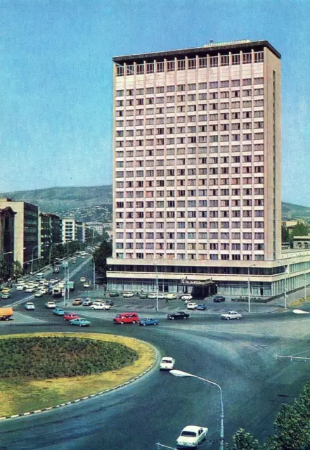 Vintage Continental Size Postcard Street Scene Building Cityscape