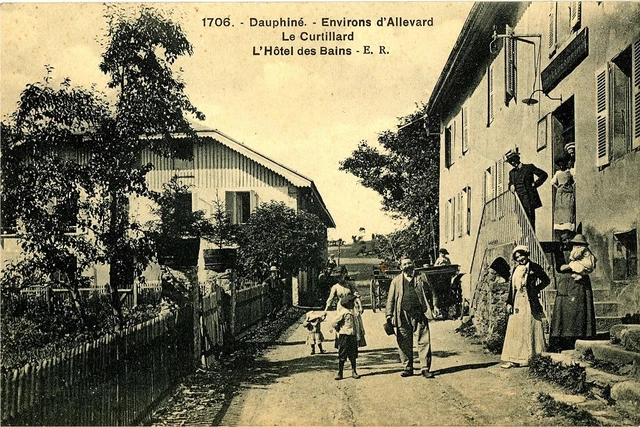 CPA 38 Isère Environs d'Allevard Le Curtillard l'Hôtel des Bains animated