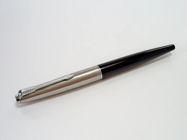 Vintage Black Parker 45 Ct Lustraloy Cap Fountain Pen/14K Gold Medium Nib