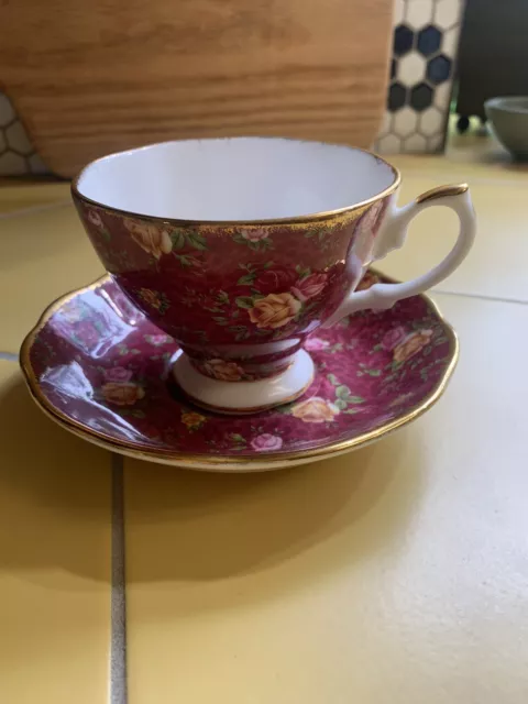 Royal Albert Old Country Roses "Ruby Lace", Teacup & Saucer.