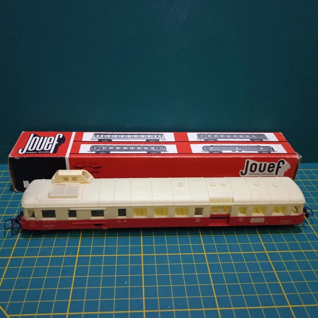 Ancienne locomotive / autorail Picasso Evreux, ref. X3827, Jouef, en HO - Vendu Ancienne locomotive / autorail Picasso Evreux, ref. X3827, Jouef, en HO - Vendu