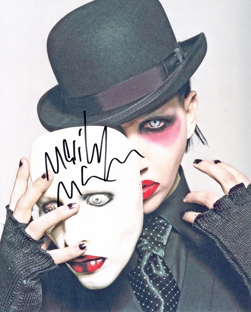 A fantastic 10x8 Autographed Photo of Marilyn Manson & CoA