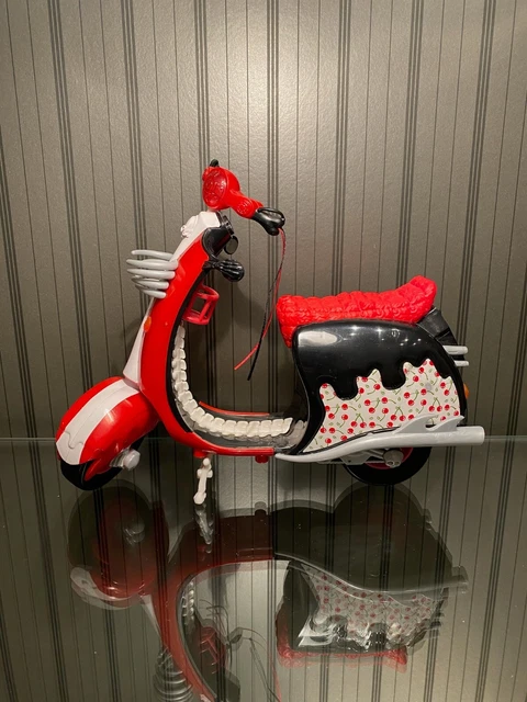 Monster High Ghoulia Yelps Scooter