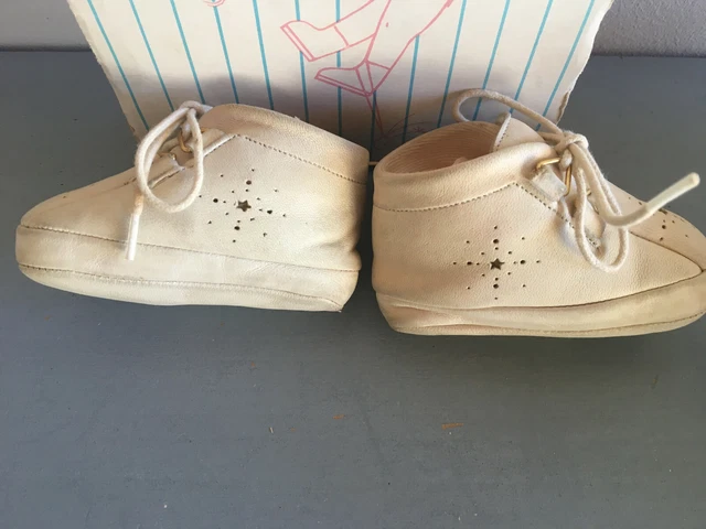 VINTAGE Ancienne PAIRE DE CHAUSSURES bébé en cuir taille 18 3