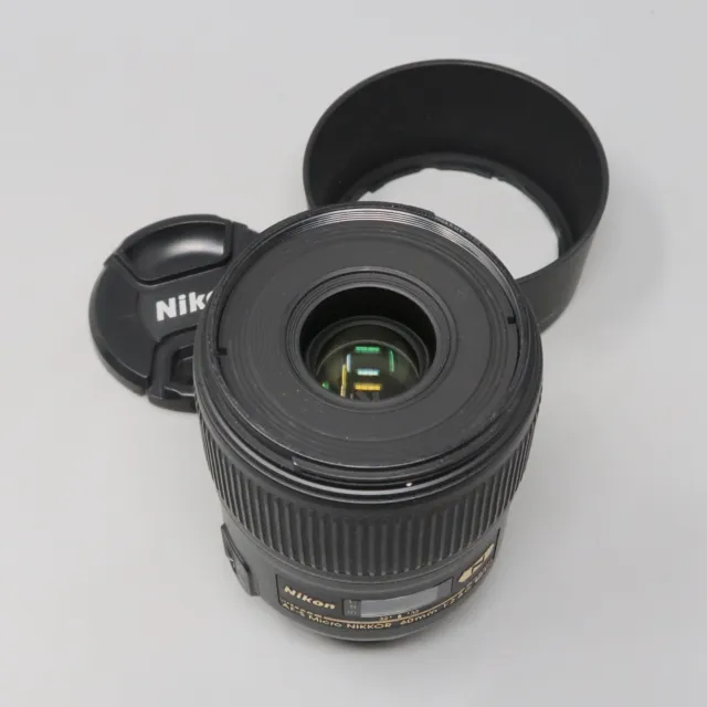 NIKON AF-S Micro Nikkor 60mm f/2.8G ED w/ Lens Hood