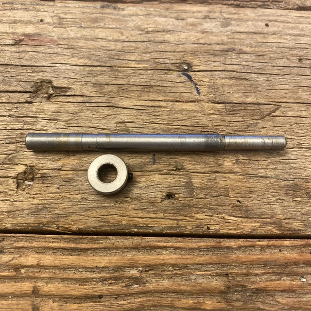 SINGER TOUCH & Sew 750 Sewing Stitch Knob Gear Rod Dial Bracket