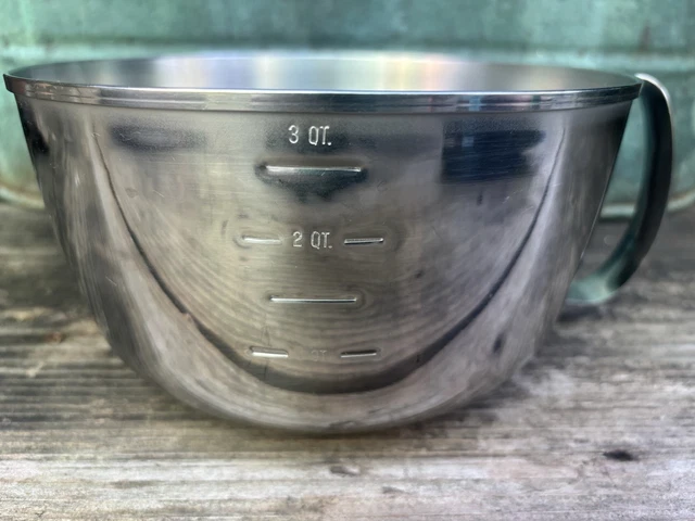 WEST BEND GRIP-N-WHIP 3 Quart Stainless Steel Mixing Bowl with