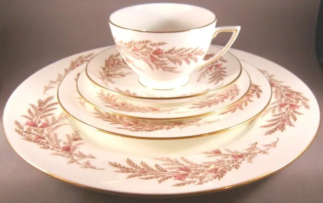 Minton Bedford Bone China 5 Piece Dinner Place Setting (S669) England