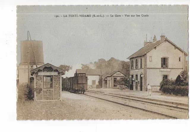 28  La Ferte Vidame  La Gare Vue Sur Les Quais  Le Train