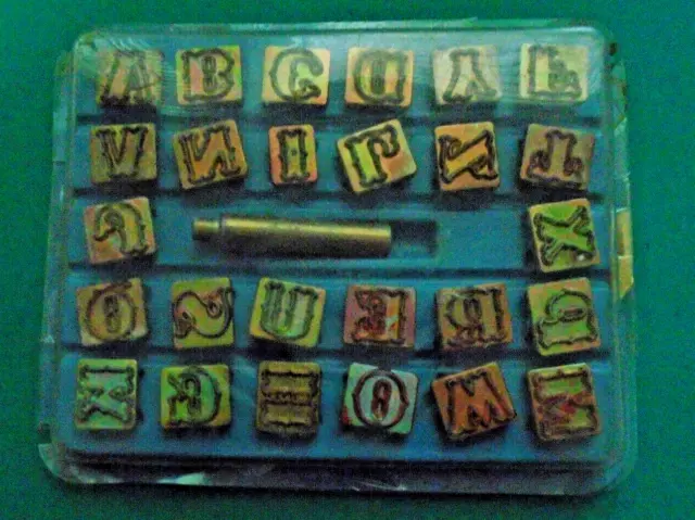 Juego de estampillas de alfabeto estándar de 3/4" de colección herramientas de cuero Craftool Co