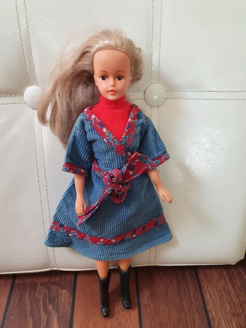 Pour poupée Cathie Bella :tenue Week-end 1976