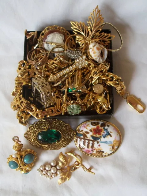 A Job Lot Vintage Modern Gold Tone Plated Costume Jewellery. Wear Spare Repair