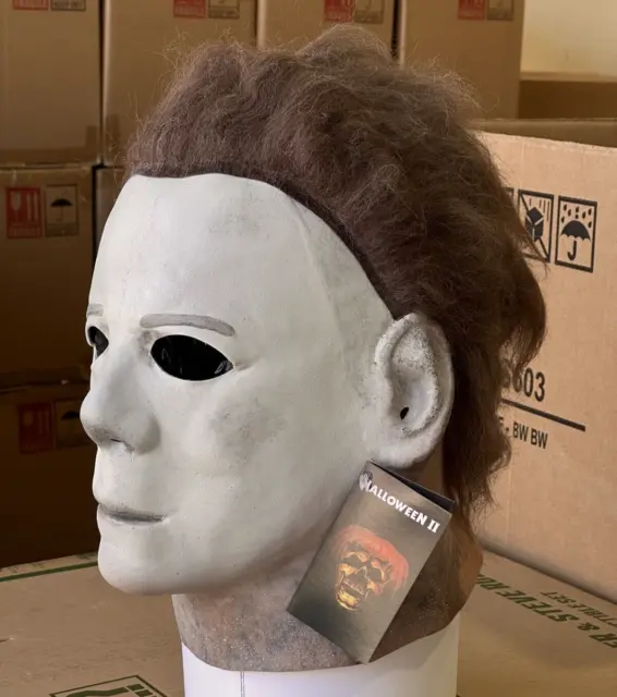 Michael Myers Halloween 2 II Mask Deluxe Officially Licensed Trick or Treat