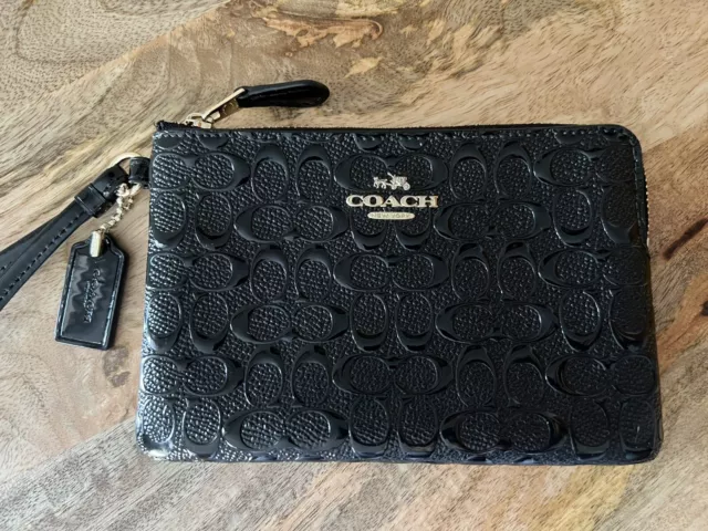 coach wristlet pouch