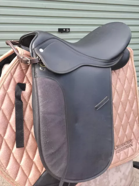 Eurohunter Accent Dressage Saddle for Sale Black 16" unmounted