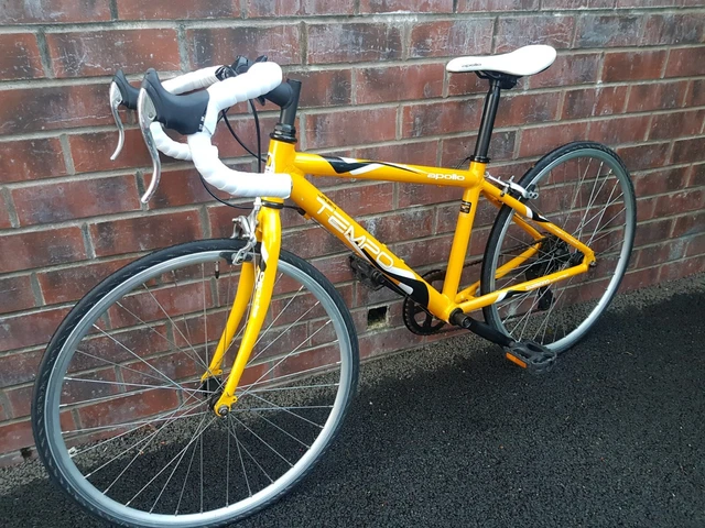 Apollo tempo junior road on sale bike