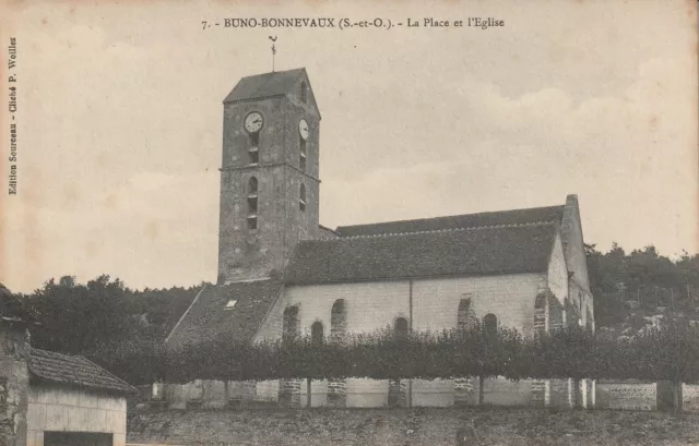 CPA 91 BUNO BONNEVAUX (S&O) La Place et L'Eglise