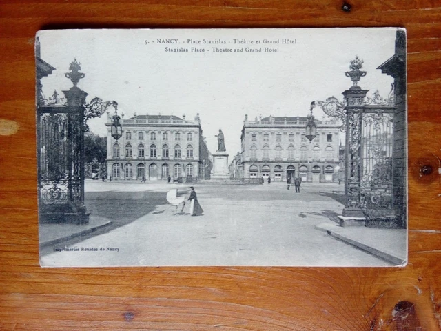 Cpa 54 NANCY place STANISLAS théâtre et grand hôtel animée