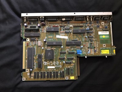71 COMMODORE AMIGA 500 Plus Scheda Madre REV 8A.1 Lavoro Scheda Madre. 