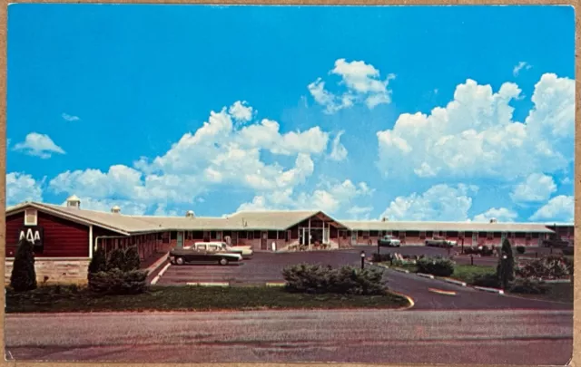 Perrysburg Ohio Fairlane Roadside Motel Old Cars Vintage PC Postcard c1960