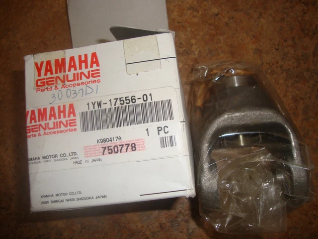Yamaha Hinter Antriebswelle 87-95 Moto-4 YFM350 1YW-17556-01 Joch U-Gelenk 1