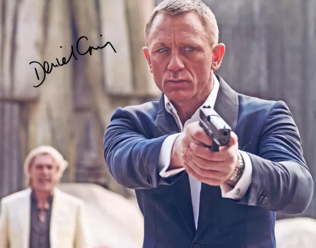 10x8 Photo Personally Autographed by Daniel Craig & COA