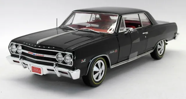 Auto World 1/18 Scale Diecast AMM1061/06 1965 Chevy Chevelle Z-16 Black