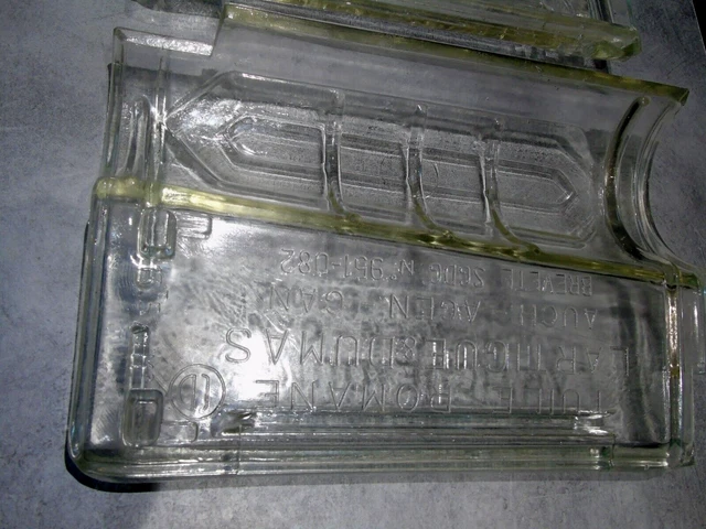 2 anciennes tuiles romane en verre Lartigues & Dumas Auch Agen N° 951-082 2