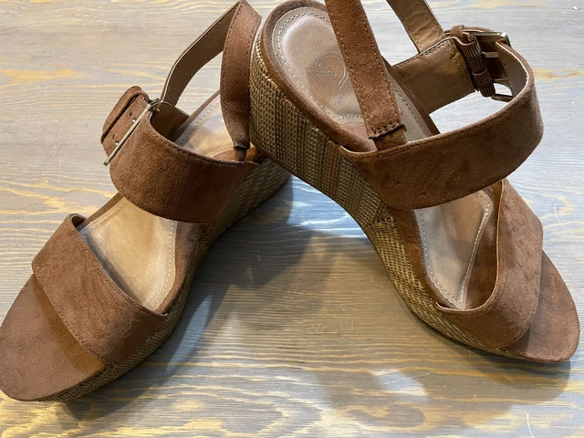 New directions hotsell platform sandals