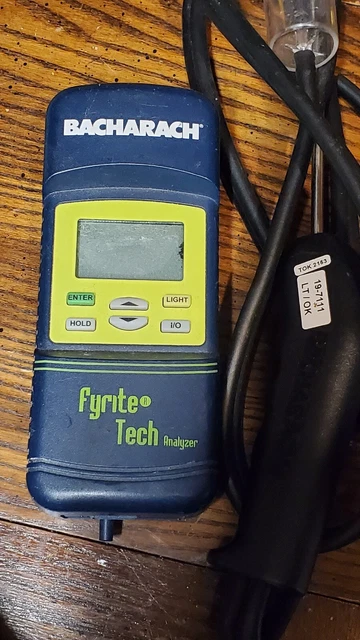 BACHARACH Fyrite Tech Analyzer 24-7236 With 19-7111 Probe Assembly See Descript