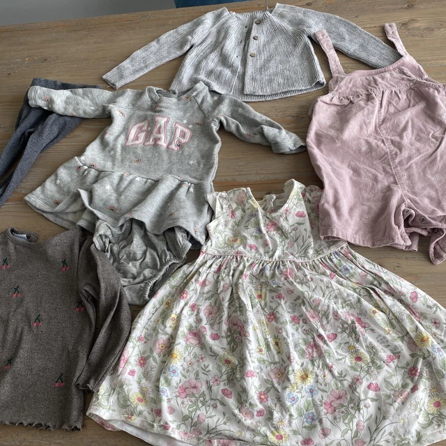 Pacchetto bambina 9-12 mesi NEXT ZARA GAP, poco usato