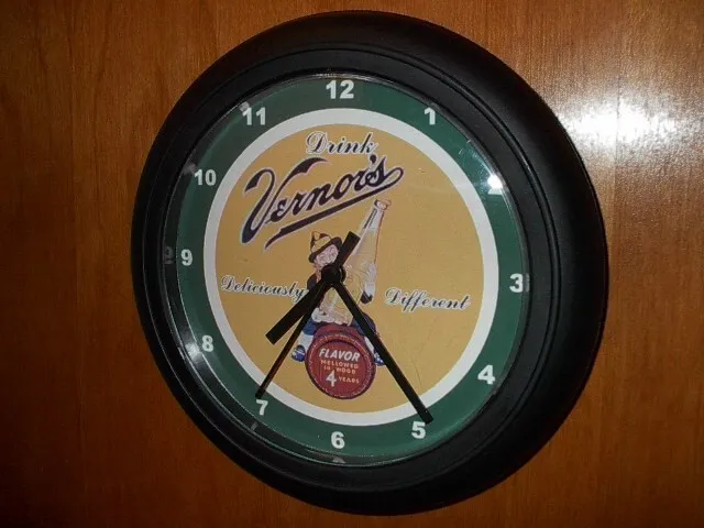 Vernor's Ginger Ale Detroit Michigan Soda Fountain Bar Advertising Clock Sign