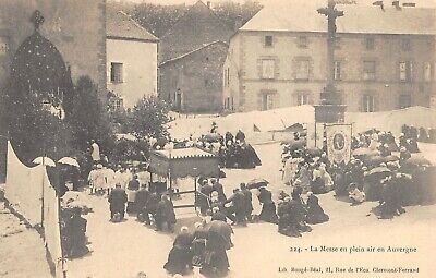 CPA 63 mass outdoors in Auvergne