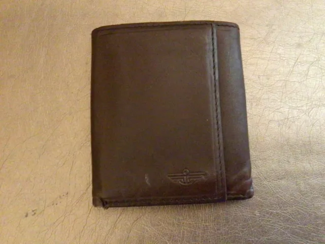Dockers Mens TRIFOLD LEATHER Wallet - ZIPPER Bill Area ID Black or Brown  🌟NEW🌟