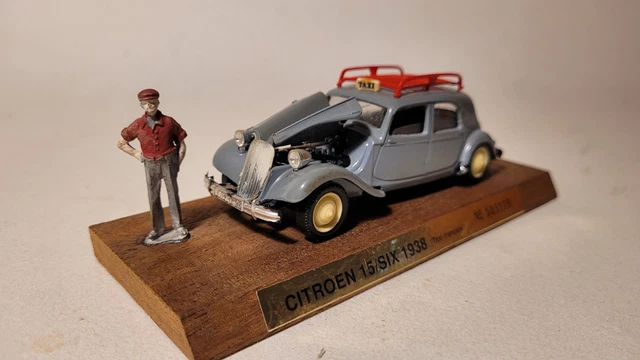 Solido - CITROEN 11 B traction Taxi 1938 Rouge/Noir 1:43