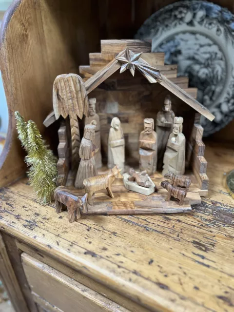 Vintage Nativity Hand Carved Solid Olive Wood Set 14 pieces Creche Manger Stable