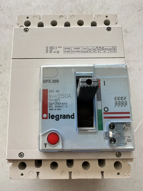 Disjoncteur Magnétothermique Legrand DPX³ 250 - 4P 250A - Pouvoir De Coupure 25kA 400V~ - Pour Installation électrique