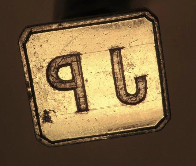 Broche Vintage Cœur En Or Et Corne Gravée Avec Cristaux Diamant - Modèle B746 - Bon état