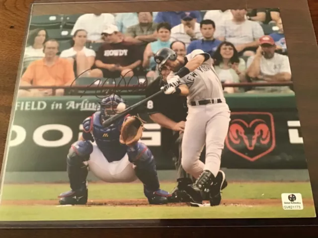 Derek Jeter Autographed 8x10 Photo. Global Authentics (Steve Sipe).