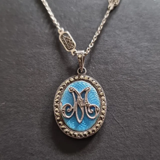 Pendentif ancien XIXème, en argent massif, émail bleu guilloché, marcassites