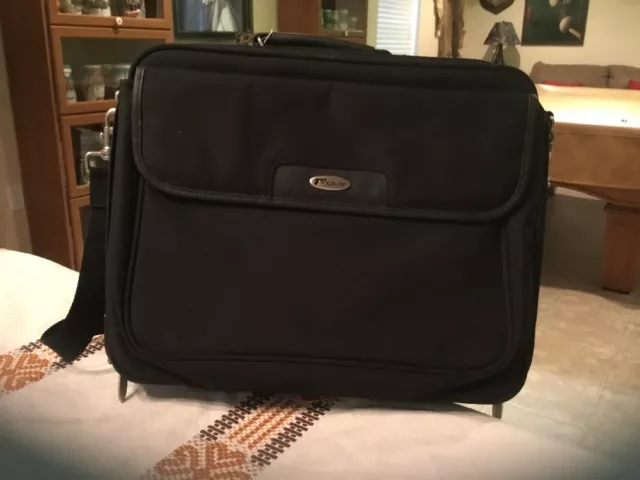 Laptop Bag Expandable Adjustable Straps Targus Black 15”