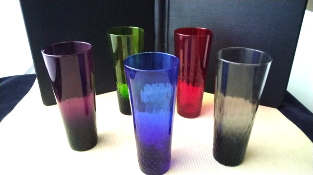 5 Verres à eau ou orangeade en verre soufflé de différentes couleurs  NOUVEAUTE